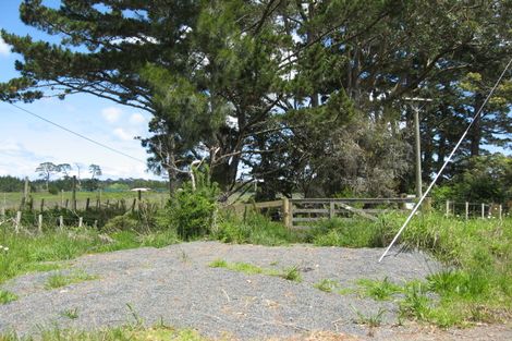 Photo of property in 1 Farrand Road, Kumeu, 0891