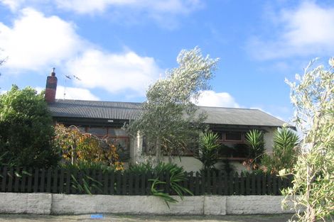Photo of property in 37 Burns Avenue, Takaro, Palmerston North, 4412