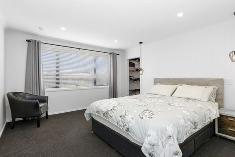 Photo of property in 11 Poulson Grove, Trentham, Upper Hutt, 5018