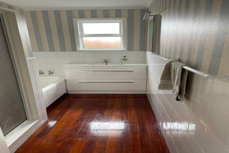 Photo of property in 23 Edwards Place, Terrace End, Palmerston North, 4410