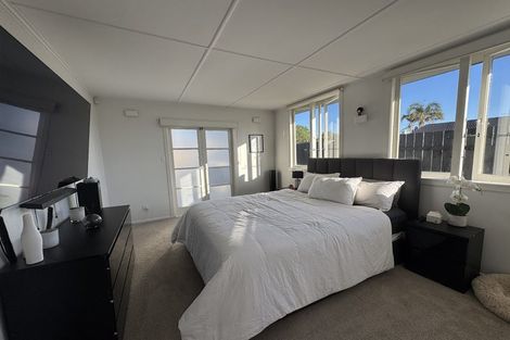 Photo of property in 9 Bay Street, Red Beach, 0932