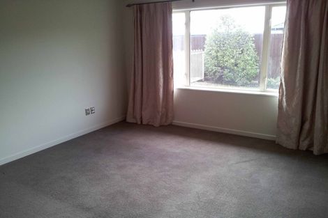 Photo of property in 11 Foresters Crescent, Parklands, Christchurch, 8083