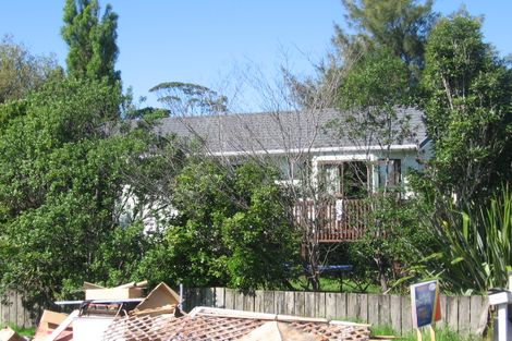 Photo of property in 57 Meadowvale Rise, Titirangi, Auckland, 0604