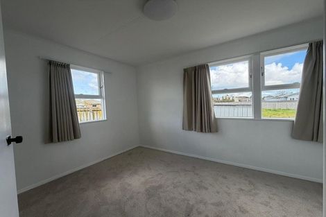Photo of property in 76 Cambridge Terrace, Papatoetoe, Auckland, 2025