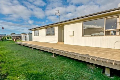 Photo of property in 9 Colonial Place, Kelvin Grove, Palmerston North, 4414
