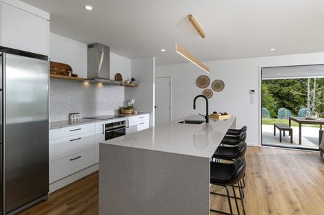 Photo of property in 131 Bodhisattva Road, Waitoki, Silverdale, 0994