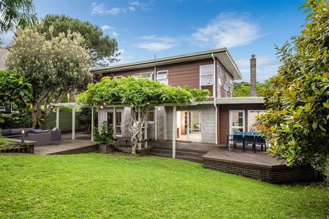 Photo of property in 3 Augusta Place, Forrest Hill, Auckland, 0620