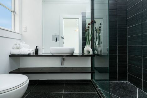 Photo of property in 9 Pine Avenue, Henderson, Auckland, 0612