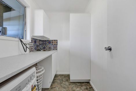 Photo of property in 31a Truby King Street, Merrilands, New Plymouth, 4312