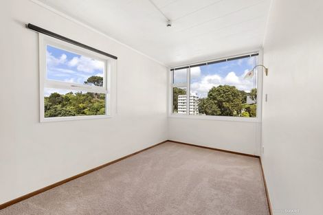 Photo of property in 4/24 Patanga Crescent, Thorndon, Wellington, 6011