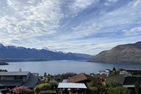 Photo of property in 54a Wynyard Crescent, Fernhill, Queenstown, 9300