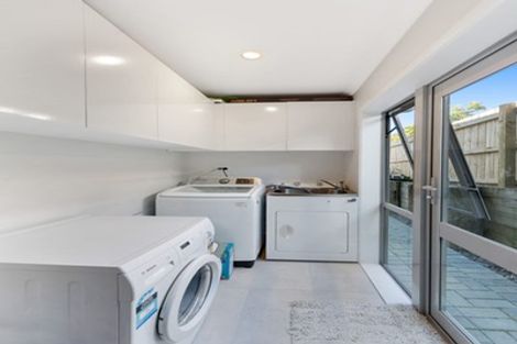 Photo of property in 17a Waller Avenue, Bucklands Beach, Auckland, 2012