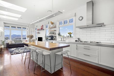 Photo of property in 39 Mills Road, Brooklyn, Wellington, 6021