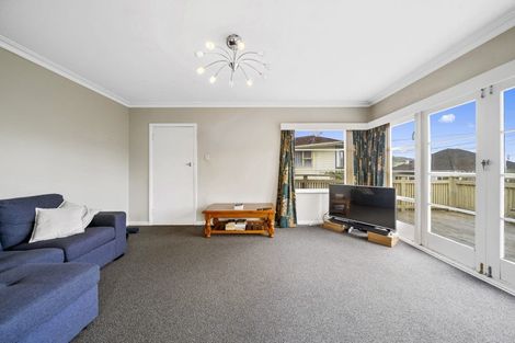 Photo of property in 6 Glen Alice Grove, Naenae, Lower Hutt, 5011