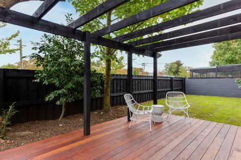 Photo of property in 1/97 Weston Road, St Albans, Christchurch, 8052