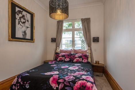 Photo of property in 28 Whites Line West, Woburn, Lower Hutt, 5010