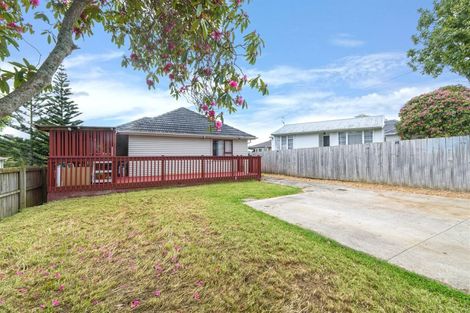 Photo of property in 9 Lloyd Avenue, Papatoetoe, Auckland, 2025