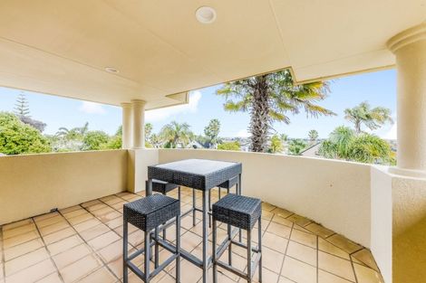 Photo of property in 2 Anaheim Boulevard, Shamrock Park, Auckland, 2016