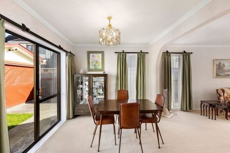 Photo of property in 47a Whites Line West, Woburn, Lower Hutt, 5010