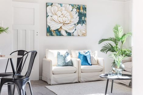 Photo of property in 61 Severn Street, Island Bay, Wellington, 6023