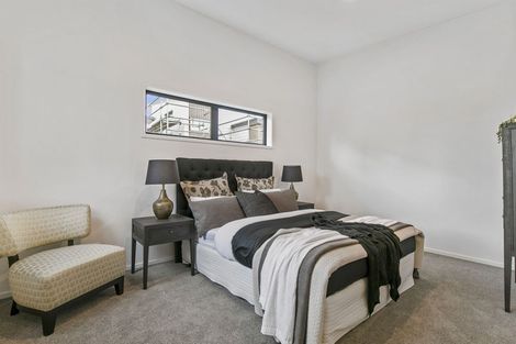 Photo of property in 14a Ropata Avenue, Point England, Auckland, 1072