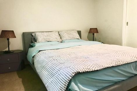 Photo of property in 2/5 Keldale Place, Forrest Hill, Auckland, 0620