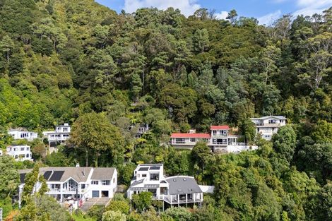Photo of property in 52 Walter Road, Lowry Bay, Lower Hutt, 5013