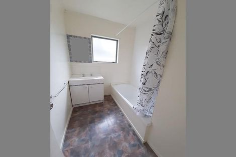 Photo of property in 15 Orchard Road, Browns Bay, Auckland, 0630