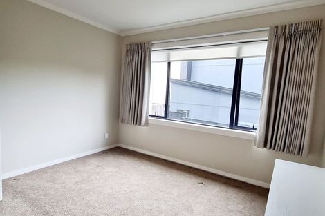 Photo of property in 4 Caldwell Place, Pinehill, Auckland, 0632