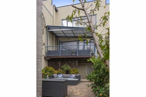 Photo of property in 6/6-8 Pannill Place, Oteha, Auckland, 0632