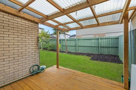 Photo of property in 65 Brashier Circle, Sunnyvale, Auckland, 0612
