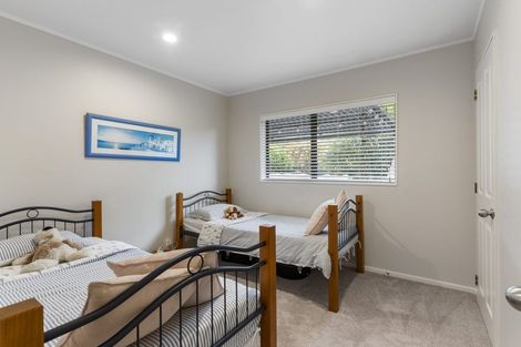 Photo of property in 2/9 Perendale Close, Somerville, Auckland, 2014