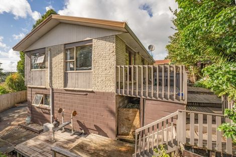 Photo of property in 2/13 Wirihana Road, Titirangi, Auckland, 0604