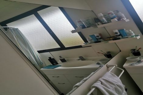 Photo of property in 1/15 Cyril Crescent, West Harbour, Auckland, 0618