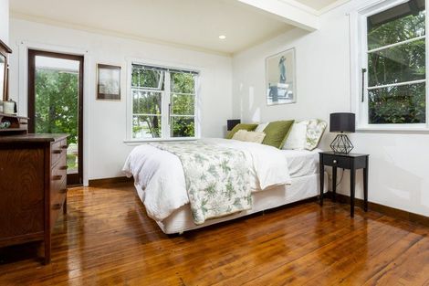 Photo of property in 131a Vauxhall Road, Narrow Neck, Auckland, 0624