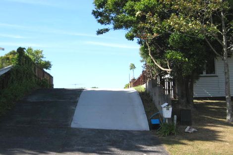 Photo of property in 28 Sycamore Drive, Sunnynook, Auckland, 0620