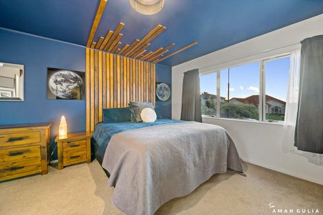 Photo of property in 6 Lorikeet Place, Unsworth Heights, Auckland, 0632