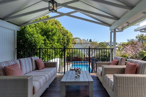 Photo of property in 214 Collingwood Street, Nelson South, Nelson, 7010