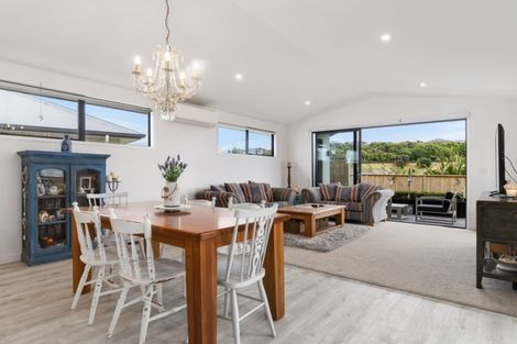 Photo of property in 3 Vantage Place, Omokoroa, 3114