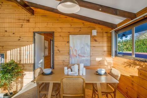 Photo of property in 3 Veale Road, Frankleigh Park, New Plymouth, 4310