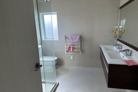 Photo of property in 24 Mulroy Place, Pinehill, Auckland, 0632