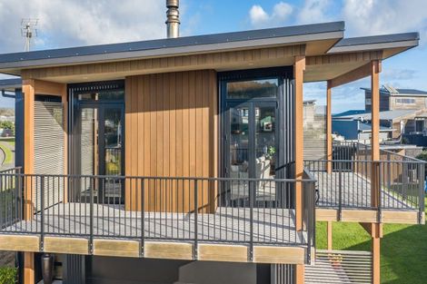 Photo of property in 61 Kent Avenue, Waitarere Beach, Levin, 5510