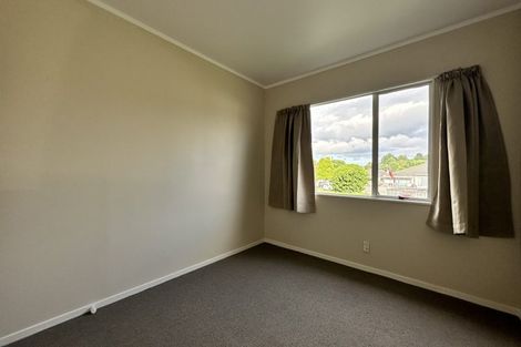 Photo of property in 33 Selak Place, Glen Eden, Auckland, 0602