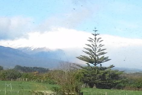 Photo of property in 2289 South Road, Okato, New Plymouth, 4374