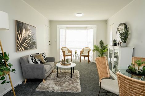 Photo of property in 98 Dalwhinnie Parade, Highland Park, Auckland, 2010