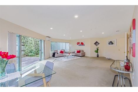 Photo of property in 2/115 Arran Road, Browns Bay, Auckland, 0630