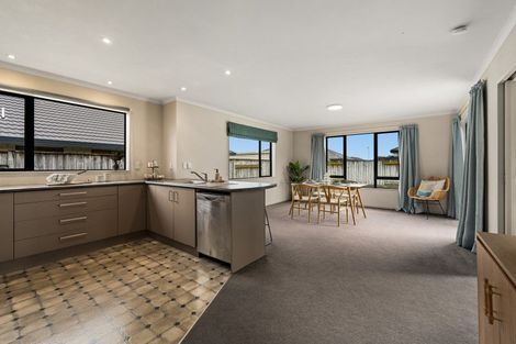 Photo of property in 21 Brooklyn Heights Drive, Kelvin Grove, Palmerston North, 4414