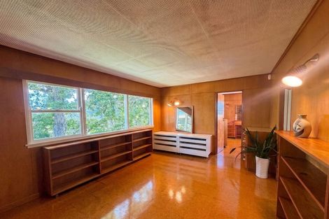 Photo of property in 274 Scenic Drive, Titirangi, Auckland, 0604