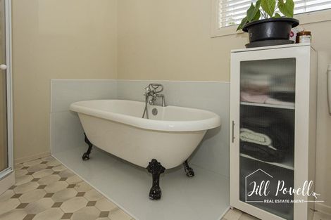 Photo of property in 32 Franklin Road, Paparoa, 0571