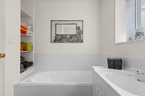 Photo of property in 143 Main Road, Allandale, Lyttelton, 8971